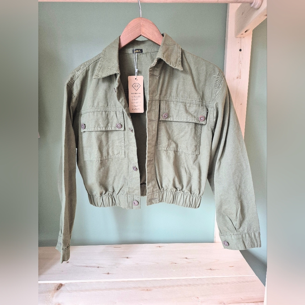 NWT Lee Women's Green Utility Chore Cropped Jacket Size Medium